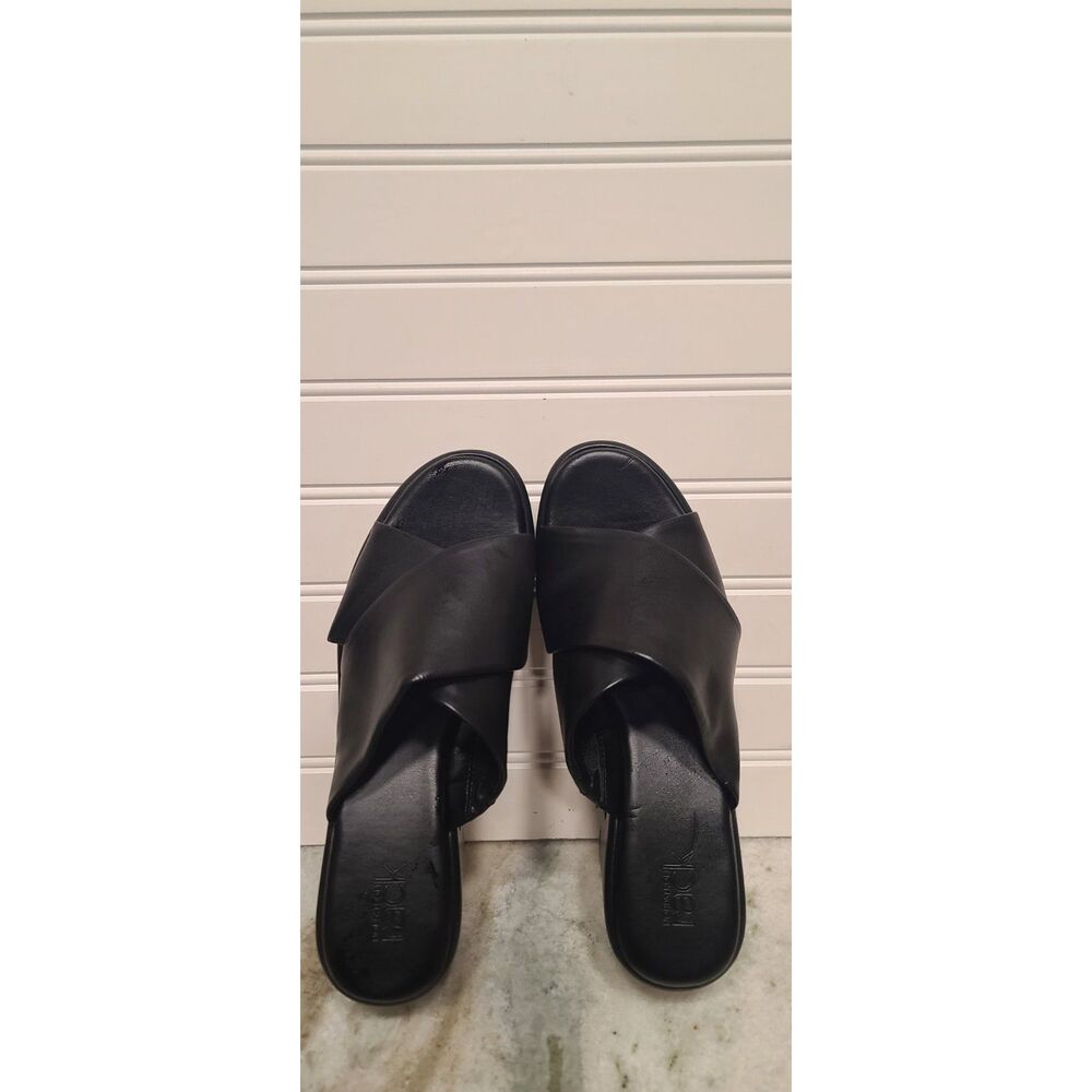 Nordstrom Rack Womens Black Caleigh Crossover Sandal Size 6 NWT - Picture 2 of 4